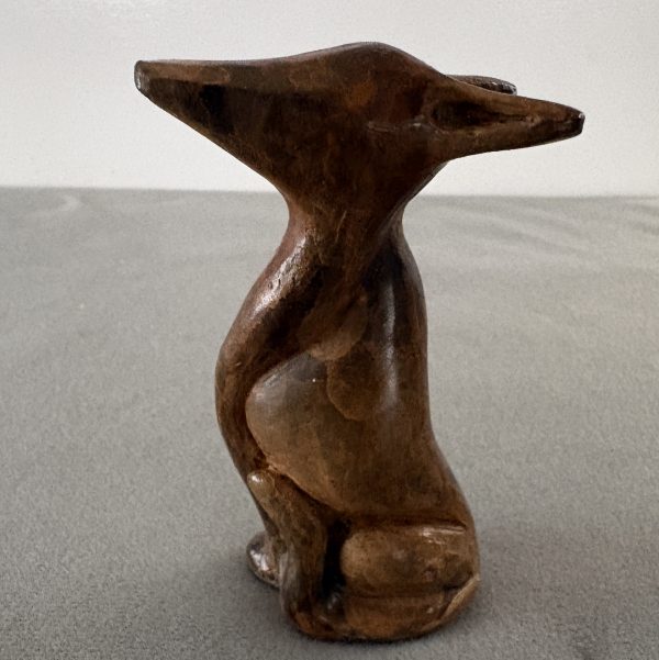 Fox, sitting
